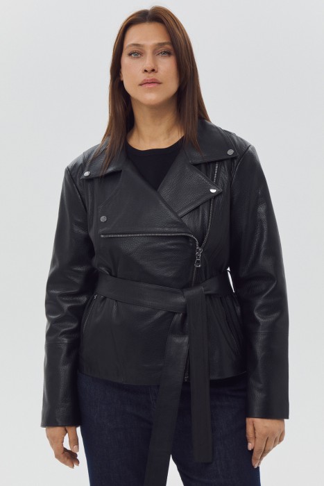 кожаная косуха с поясом от бренда снежная королева вид слева