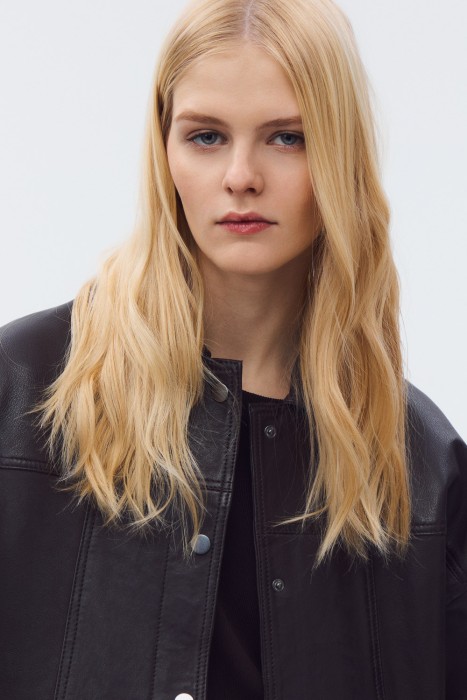 кожаная куртка с бахромой из россии вид сбоку