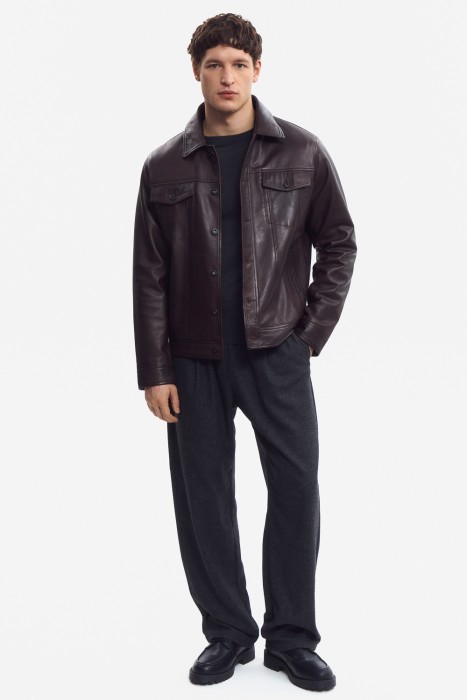 кожаная куртка с капюшоном от бренда снежная королева вид слева