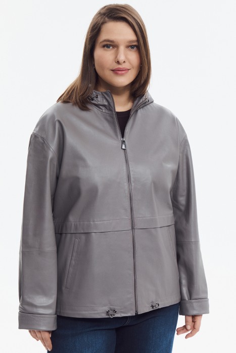 кожаная куртка с капюшоном от бренда снежная королева вид слева