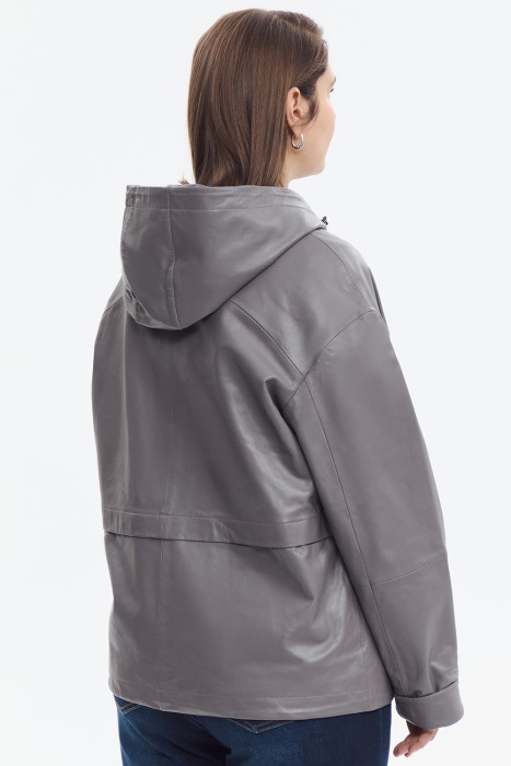 кожаная куртка с капюшоном по цене 21490 руб вид справа