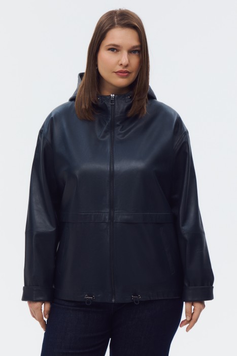 кожаная куртка с капюшоном от бренда снежная королева вид слева