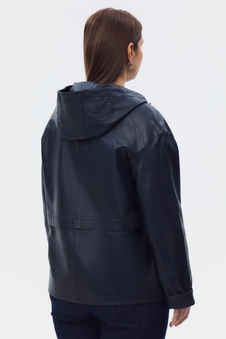 кожаная куртка с капюшоном по цене 21490 руб вид справа
