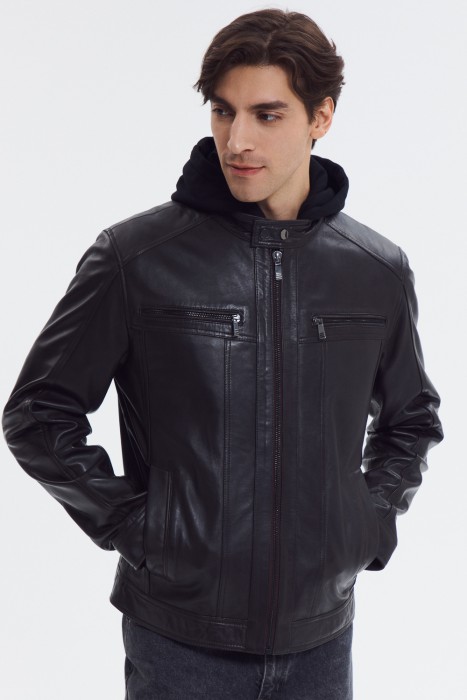 кожаная куртка с капюшоном по цене 18800 руб вид справа