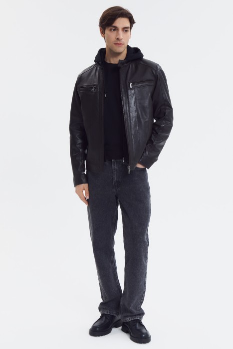 кожаная куртка с капюшоном из россии вид сбоку