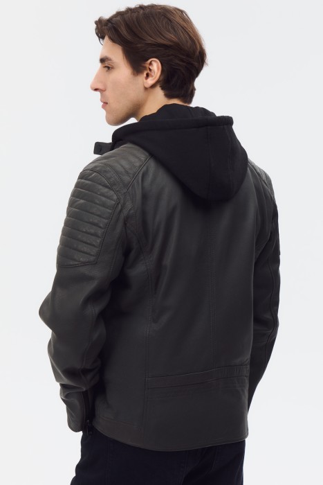 кожаная куртка с капюшоном по цене 12870 руб вид справа