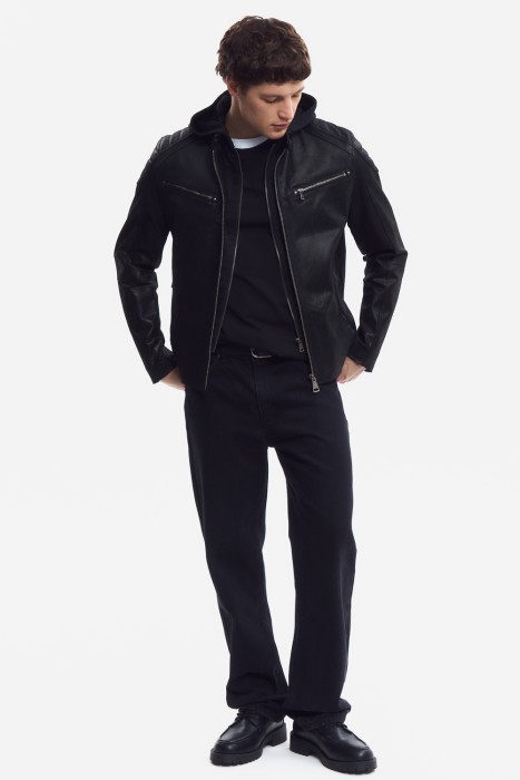 кожаная куртка с капюшоном от бренда снежная королева вид слева