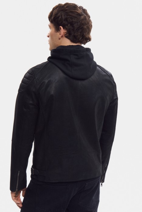 кожаная куртка с капюшоном по цене 11190 руб вид справа