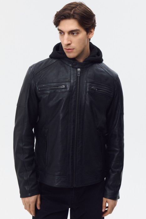 кожаная куртка с капюшоном по цене 14770 руб вид справа