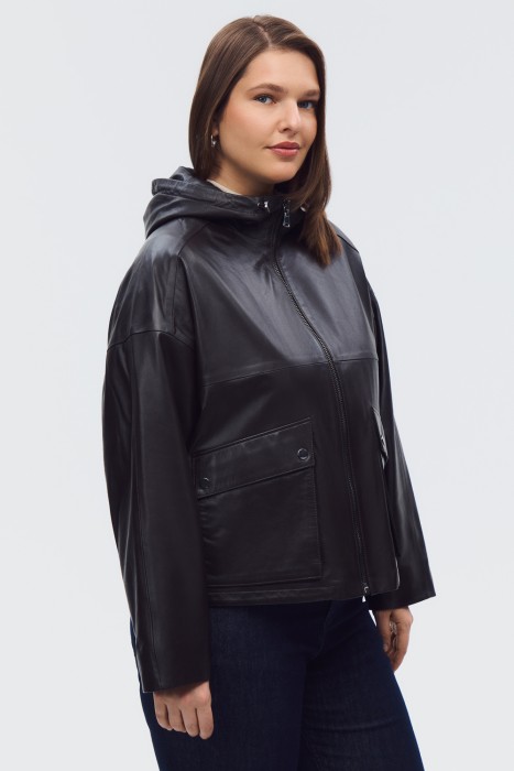 кожаная куртка с капюшоном от бренда снежная королева вид слева