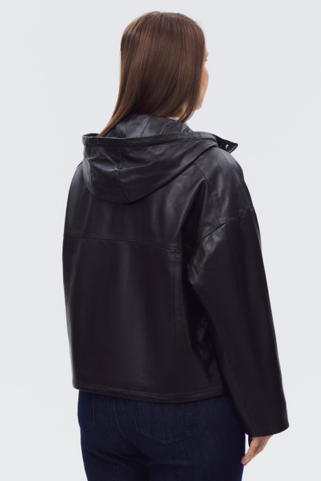 кожаная куртка с капюшоном по цене 24850 руб вид справа