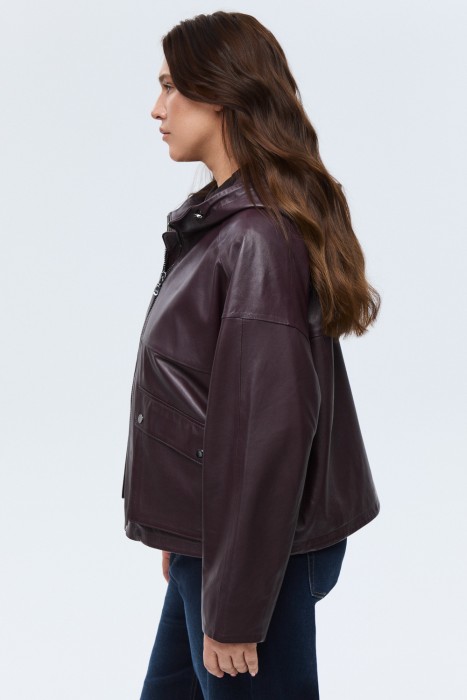 кожаная куртка с капюшоном по цене 24850 руб вид справа