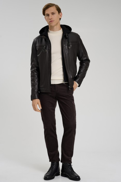 кожаная куртка с капюшоном от бренда снежная королева вид слева