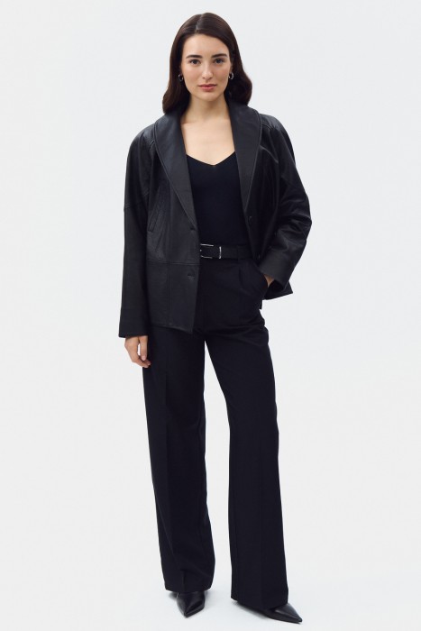 кожаная куртка с поясом от бренда снежная королева вид слева