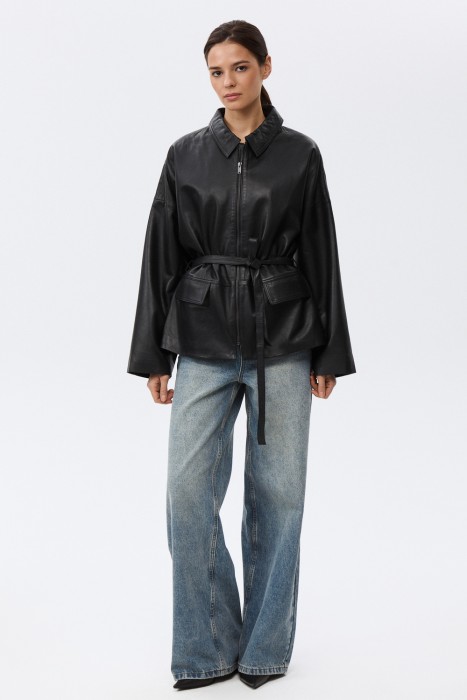 кожаная куртка с поясом от бренда снежная королева вид слева