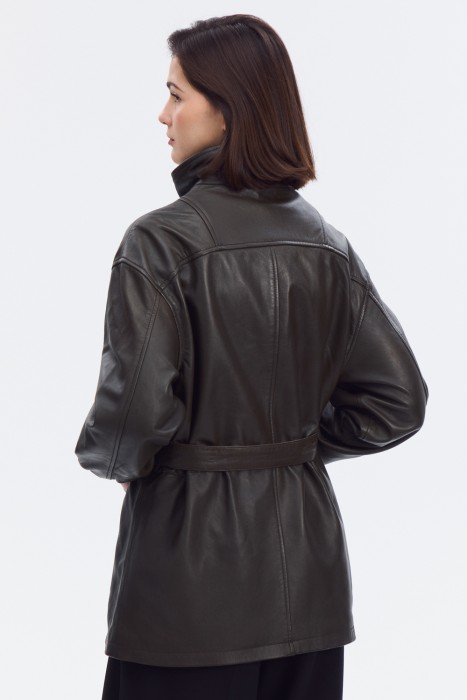 кожаная куртка с ремнем по цене 20710 руб вид справа