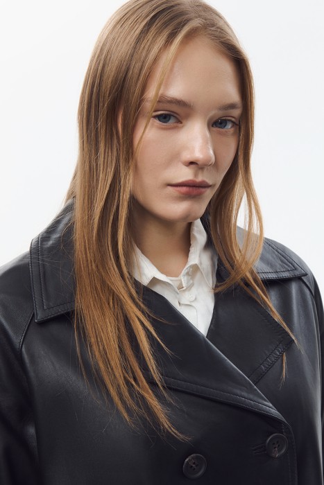 кожаный плащ с поясом из россии вид сбоку