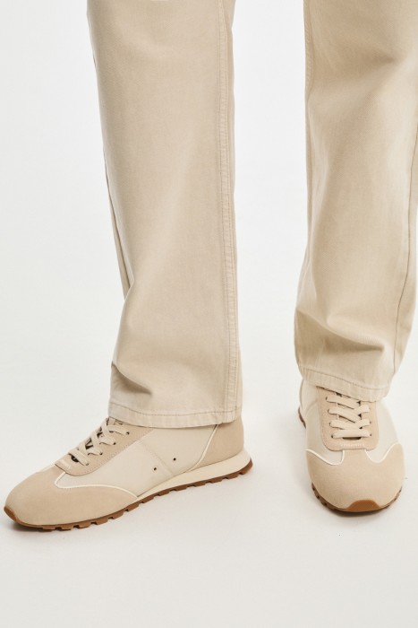 кроссовки из натуральной замши от бренда снежная королева вид слева