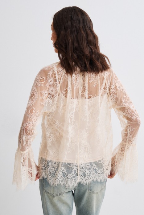 кружевная блузка по цене 3350 руб вид справа