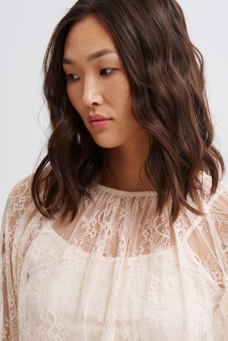 кружевная блузка из россии вид сбоку