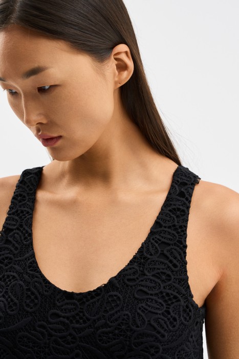 кружевное платье по цене 2600 руб вид справа