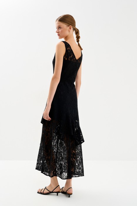 кружевное платье по цене 2600 руб вид справа