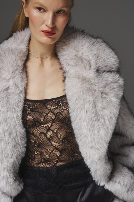 кружевной топ от бренда снежная королева вид слева