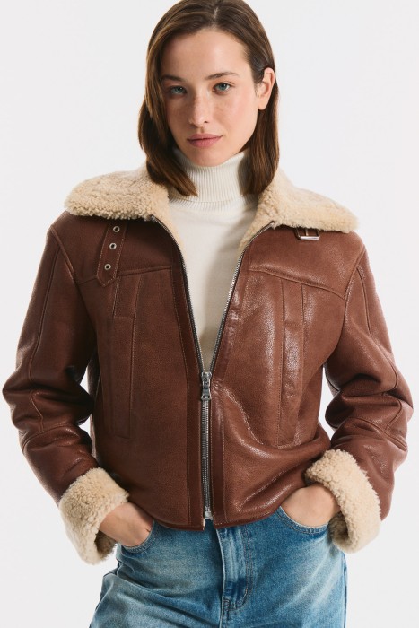 куртка-дубленка из овчины по цене 33440 руб вид справа