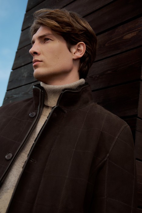 куртка-дубленка из овчины от бренда снежная королева вид слева