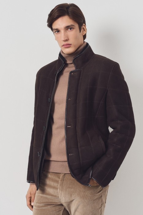 куртка-дубленка из овчины по цене 31550 руб вид справа