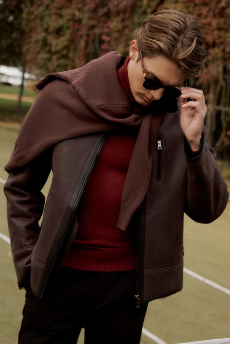 куртка-дубленка из овчины от бренда снежная королева вид слева