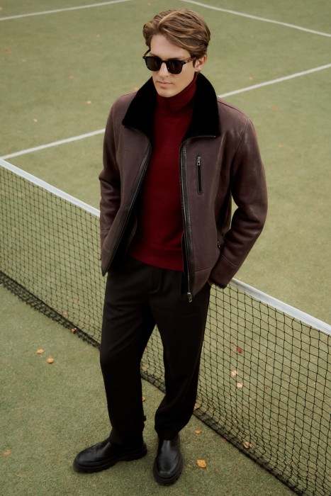 куртка-дубленка из овчины по цене 25880 руб вид справа