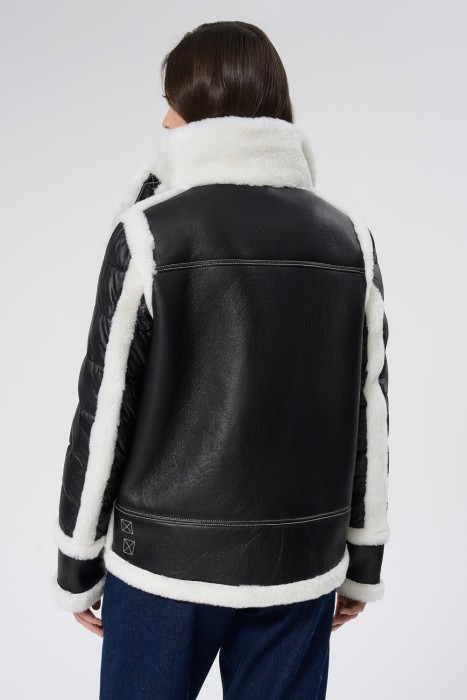 куртка из искусственного меха по цене 6920 руб вид справа