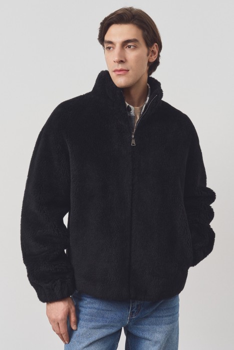 куртка из искусственного меха по цене 5290 руб вид справа