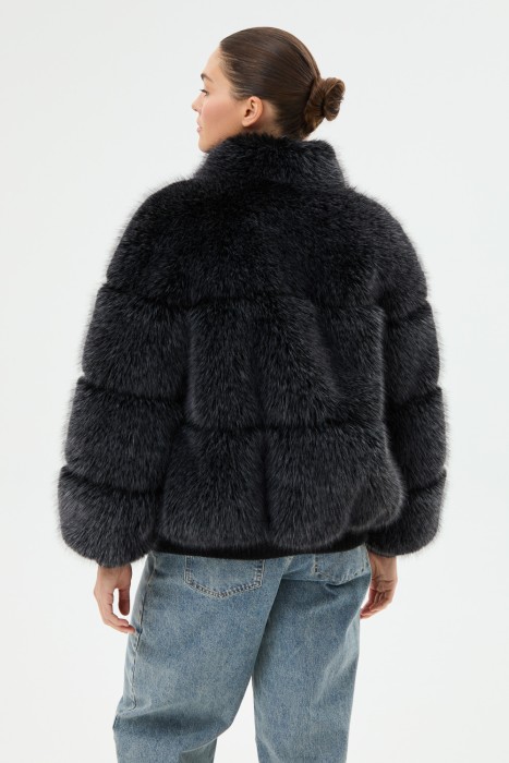 куртка из искусственного меха от бренда снежная королева вид слева