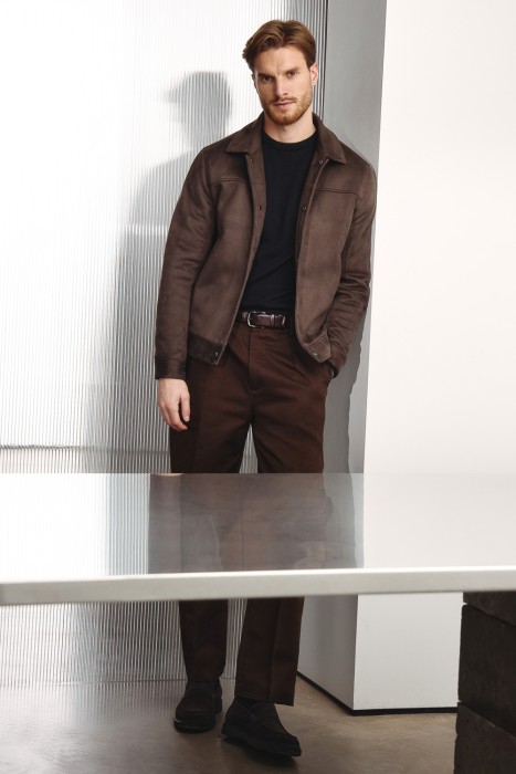 куртка из искусственной замши от бренда снежная королева вид слева