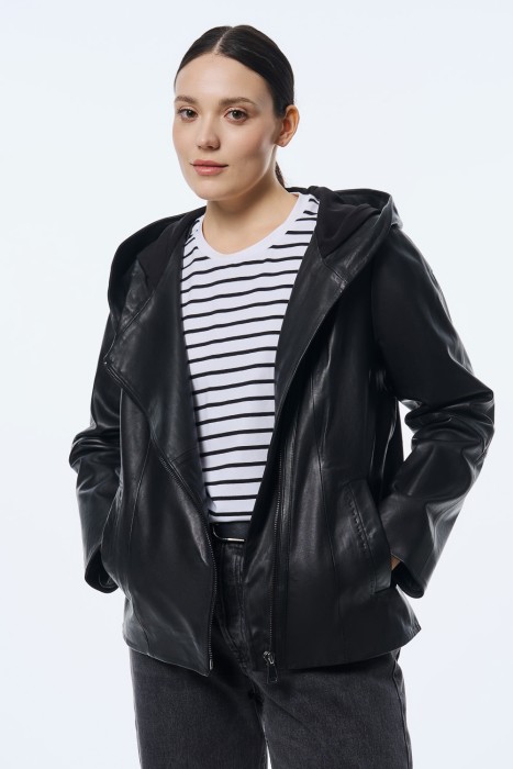 куртка из натуральной кожи с капюшоном от бренда снежная королева вид слева