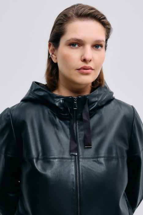 куртка из натуральной кожи с капюшоном из россии вид сбоку