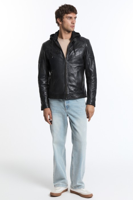 куртка из натуральной кожи с капюшоном от бренда снежная королева вид слева