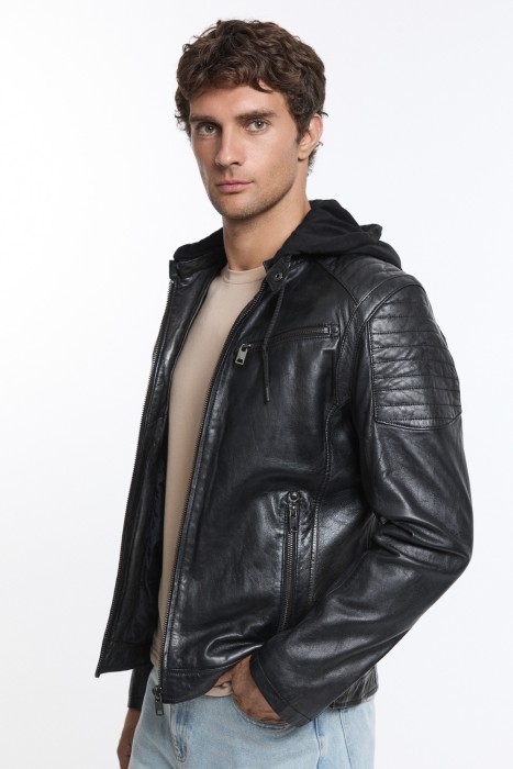 куртка из натуральной кожи с капюшоном по цене 14550 руб вид справа