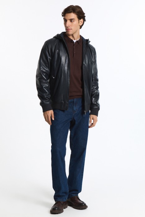 куртка из натуральной кожи с капюшоном из россии вид сбоку