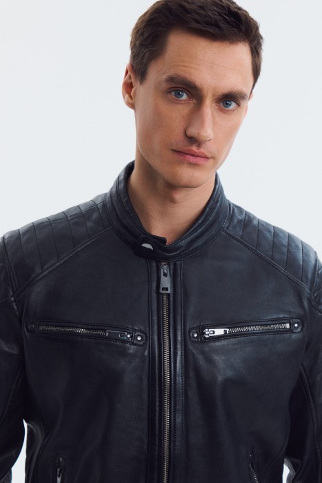 куртка из натуральной кожи от бренда снежная королева вид слева