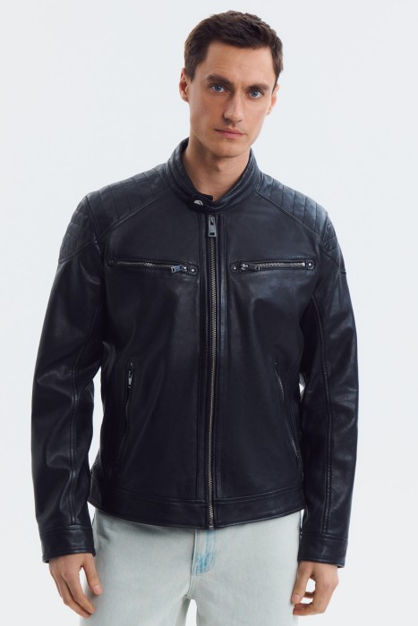 куртка из натуральной кожи по цене 14100 руб вид справа