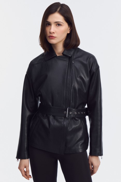 куртка из натуральной кожи от бренда снежная королева вид слева