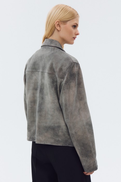 куртка из натуральной кожи по цене 14770 руб вид справа