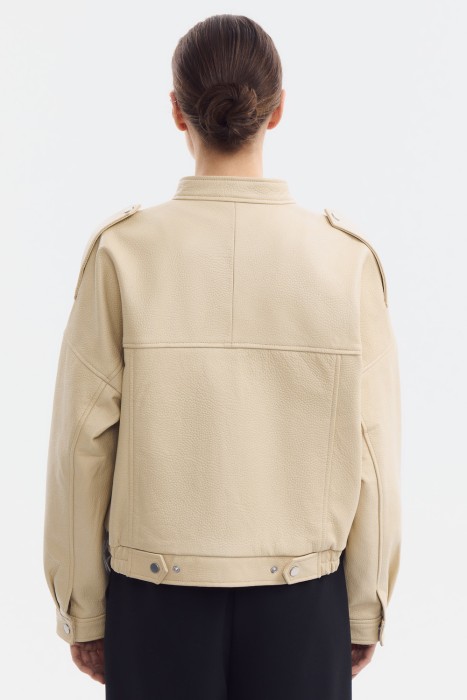 куртка из натуральной кожи от бренда снежная королева вид слева