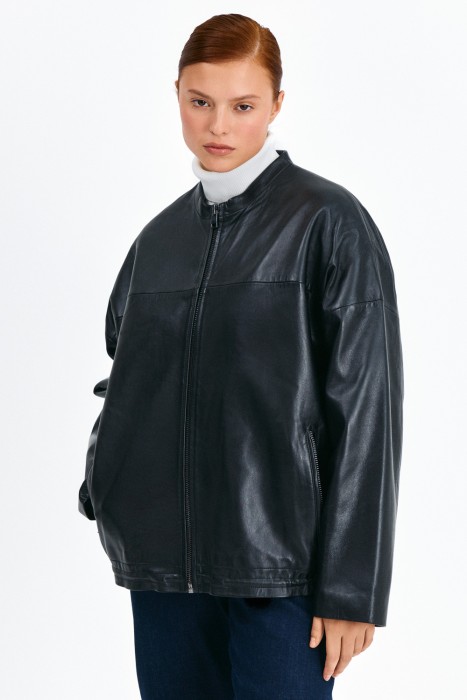 куртка из натуральной кожи от бренда снежная королева вид слева