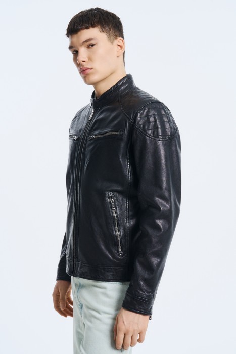 Товар с артикулом 745068003 вид сзади