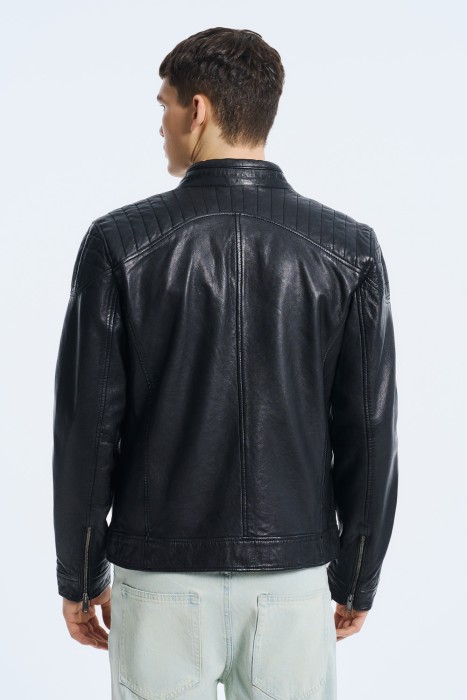 куртка из натуральной кожи по цене 11750 руб вид справа