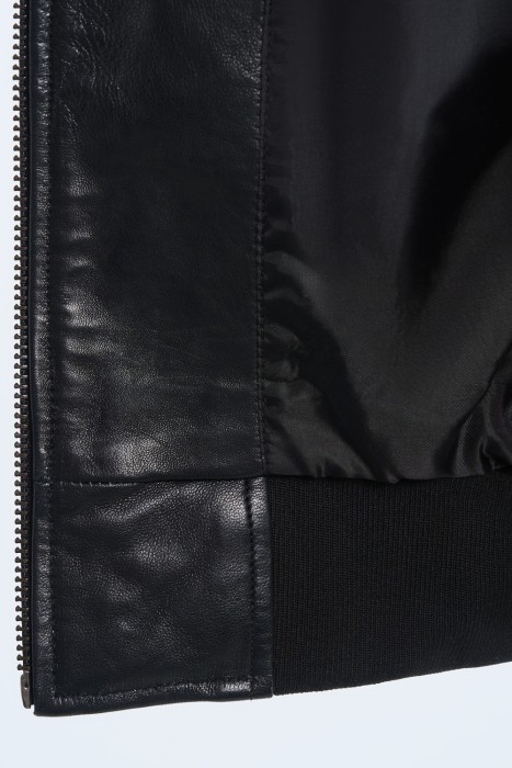 куртка из натуральной кожи от бренда снежная королева вид слева